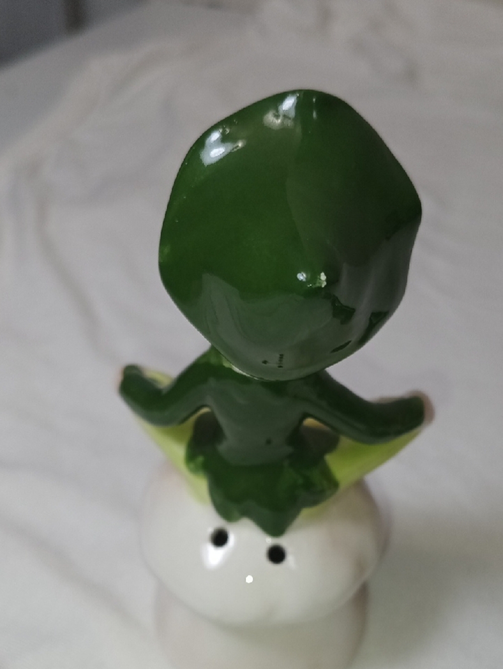 Vintage Enesco Pixie Elf Figurine Salt and Pepper Set - Picture 9 of 10